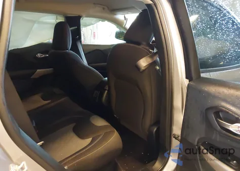 2017 Jeep Cherokee Sport из США, поврежденный, VIN 1C4PJLAS4HW619190